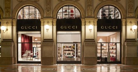 negozio gucci milano|gucci outlet in milan.